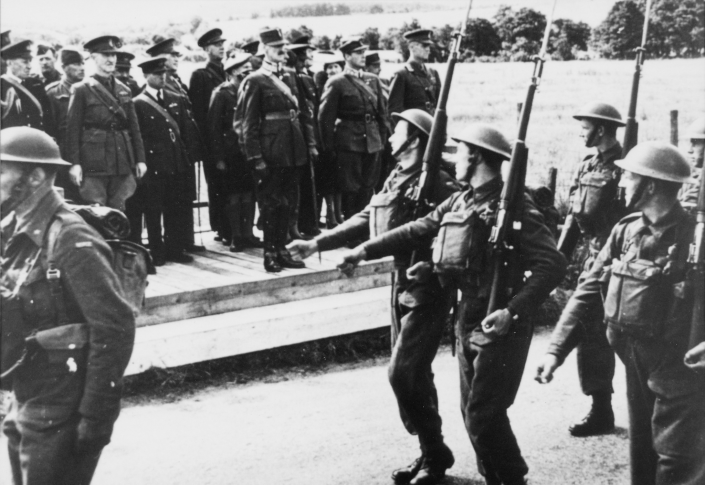 King Haakon reviews forces, 1940 95.13.20