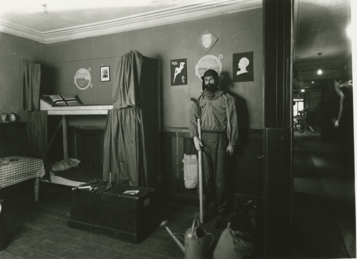 Norge Hus 1941 Norwegian Ex bedroom BW135.95.13.10
