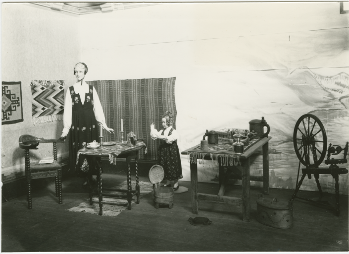 Norge Hus 1941 Norwegian Ex dining BW135.95.13.7a