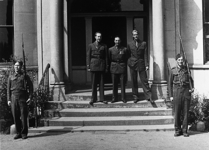 Broomlands officers – norwegian e BW135.95.14